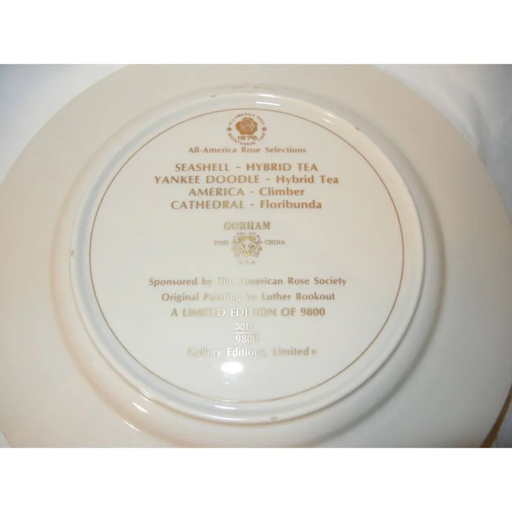 Gorham ALL AMERICAN ROSE Seashell Collector Plate 1976‎ floral roses red white